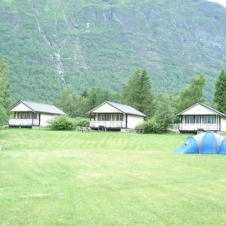 Nygard Kemp 3*